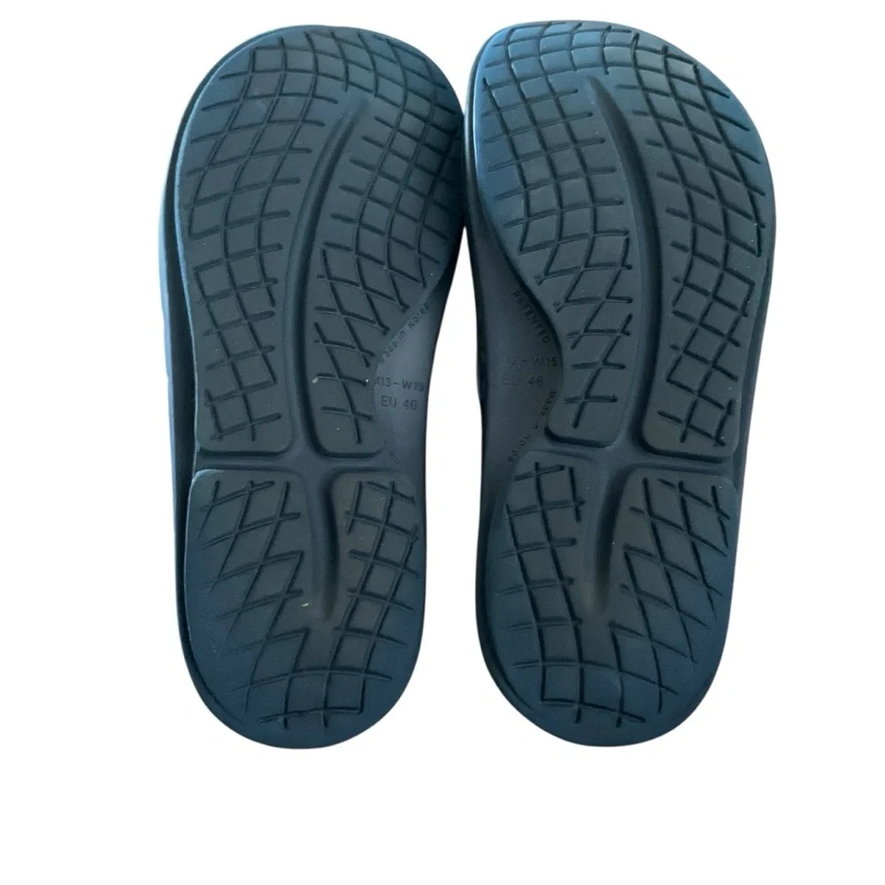 Oofos Men's OOahh Black Open Toe Slip On Slide Recovery Sandals Size 13 US